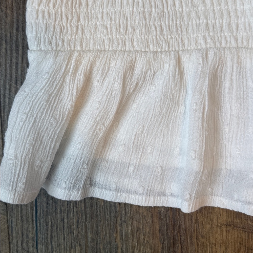 Hollister White Dotted Ruffled V-Neck Lined Tank Top Size Medium - Picture 3 of 10
